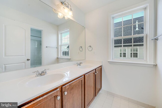 Building Photo - 15000 Gossom Manor Pl