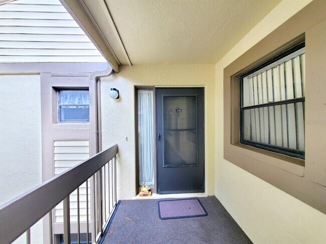 Building Photo - 20 Woodlake Pl