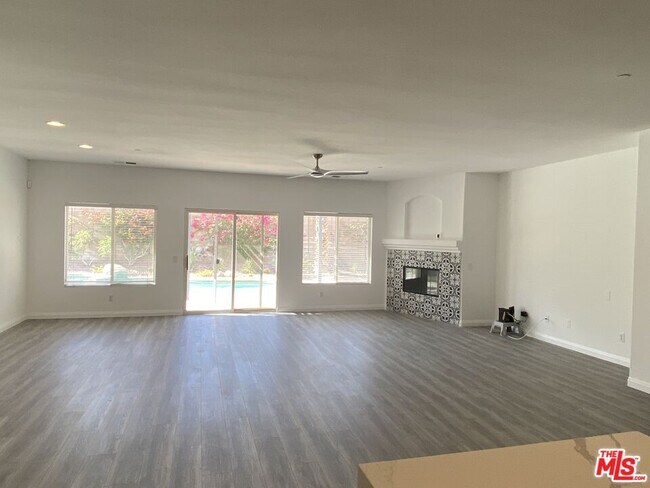 Building Photo - 3743 Mountain Gate