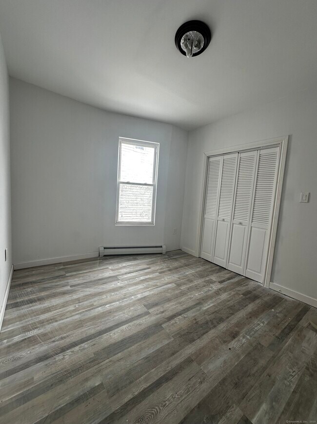 Building Photo - 210 Woodlawn Terrace