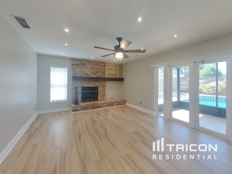 Building Photo - 2421 Arborwood Dr