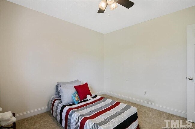 Building Photo - 1600 Silver Ridge Ct