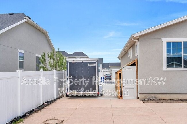 Building Photo - Mcd-1460 E Lowe Peak Dr