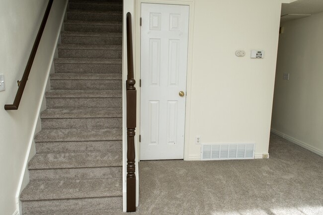 Building Photo - 137 S 400 W