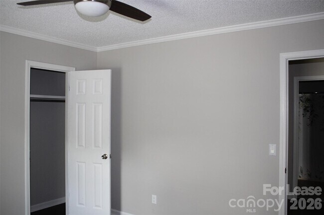 Building Photo - 2212 Crosswinds Ct