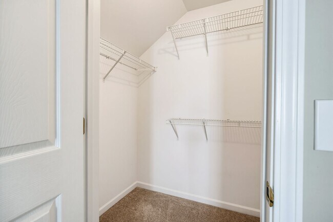 Building Photo - 181 Stoneforest Dr