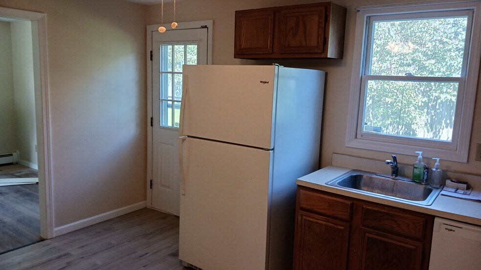 Building Photo - 3 Brayton Ct