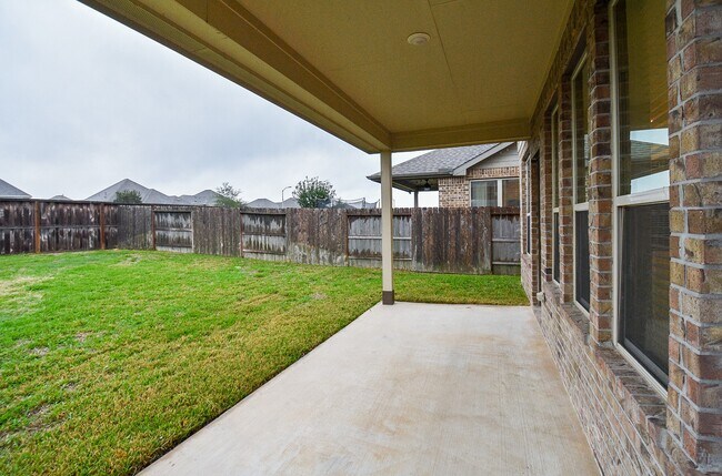 Building Photo - 18618 Weeping Spring Dr