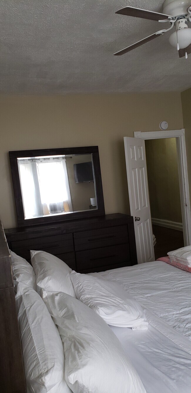 Building Photo - 26 S Georgia Ave