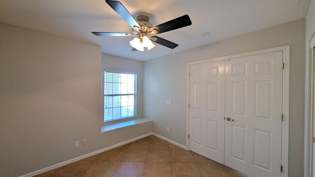 Building Photo - 3 Bedroom Home in the Silverhawk Community Near N Cooper Rd and W Guadalupe Rd!