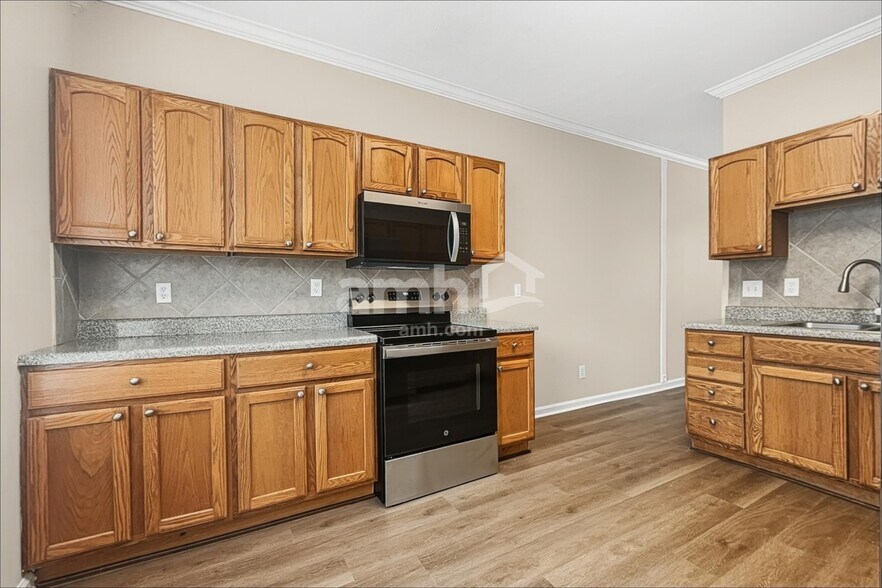 Building Photo - 1832 Silver Cloud Ln