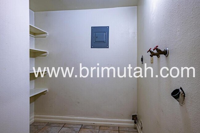 Building Photo - 2045 S 2200 E