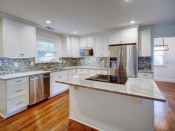 Building Photo - 142 Seldon Dr
