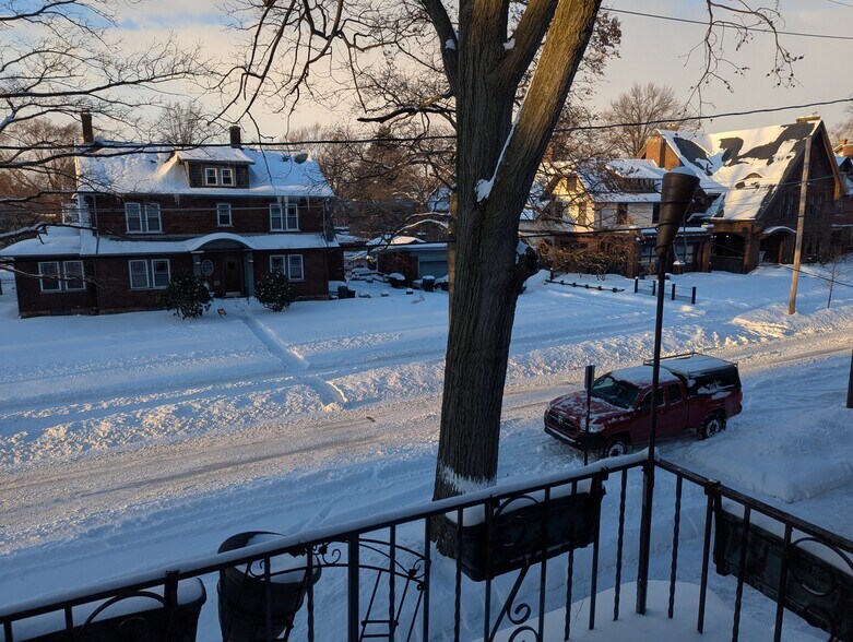 Balcony View - 663 W 7th St