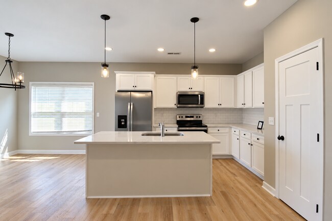 Building Photo - 1407 Brook Hill Drive