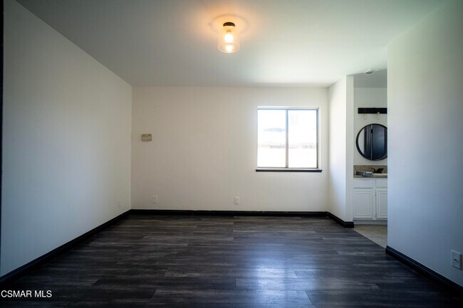 Building Photo - 837 Sunrise Ct