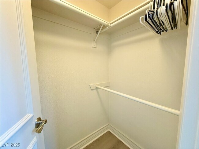 Building Photo - 270 E Flamingo Rd