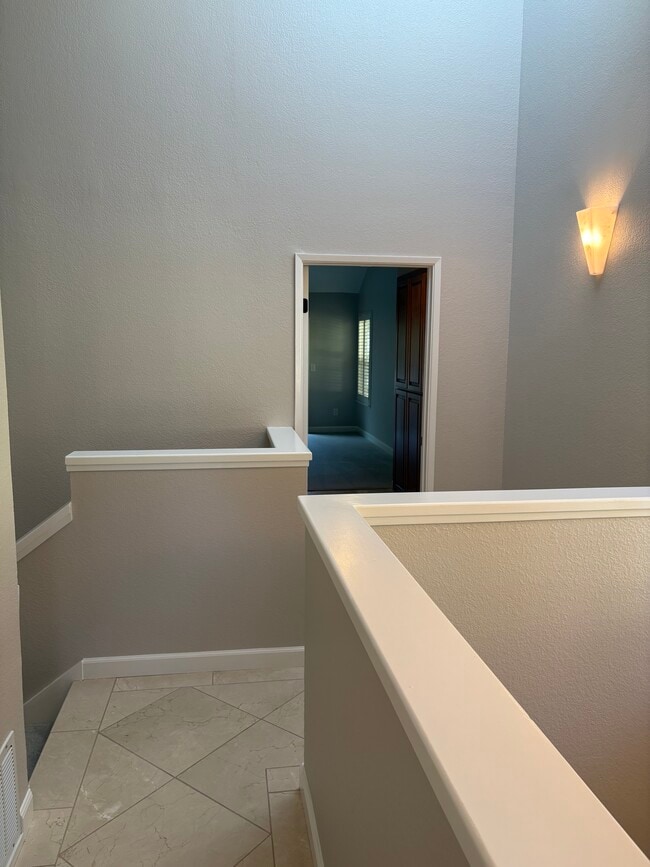 Building Photo - 1938 Stratton Cir