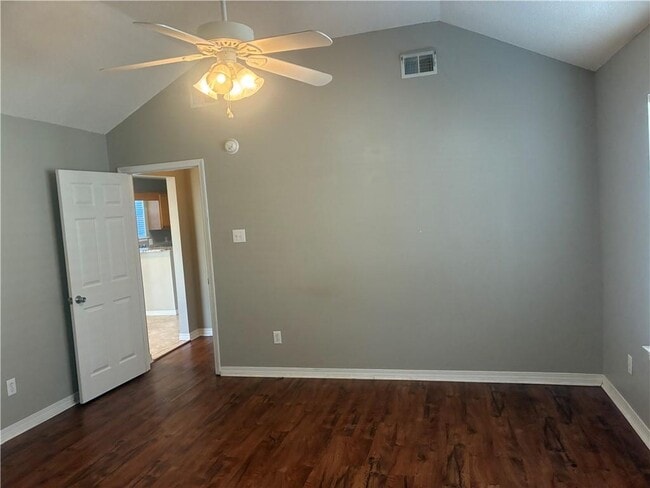 Building Photo - 611 Westchase Ct S