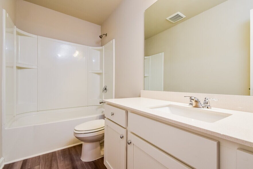 Building Photo - 526 Knightsbridge Ln