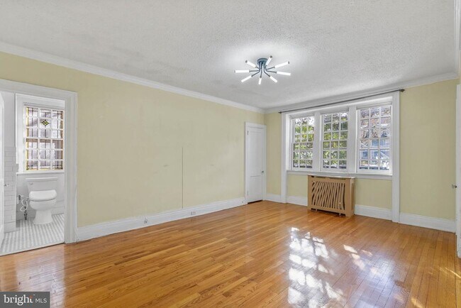 Building Photo - 4625 Pine St