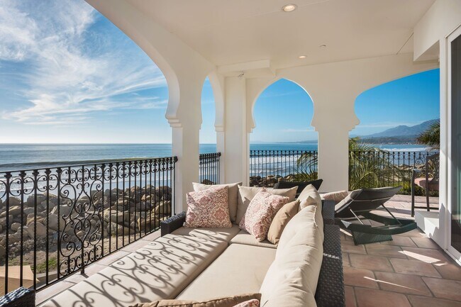 Building Photo - 875 Sand Point Rd