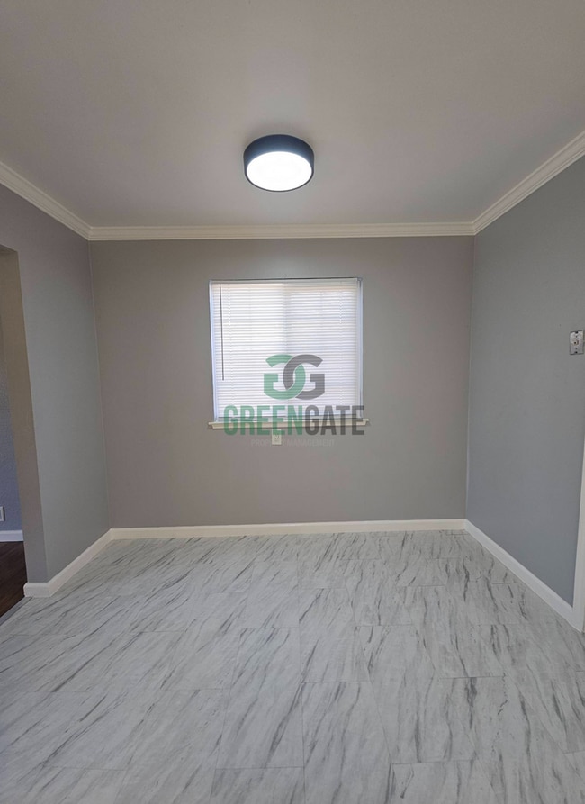 Building Photo - Rent Reduced! 3 Bedroom, 1 Bathroom Home W...