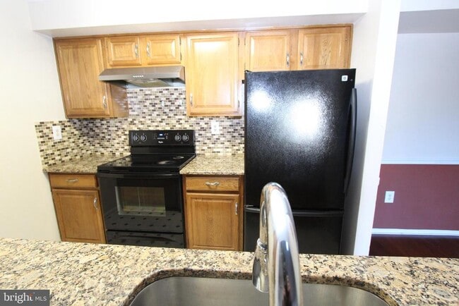 Building Photo - 2202 Aspen Dr