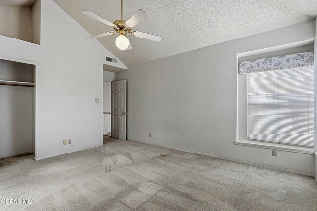 Building Photo - 7765 Dianjou Dr