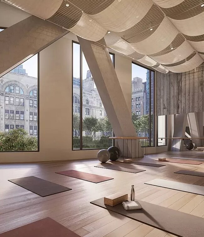 Building Photo - 11 Hoyt St