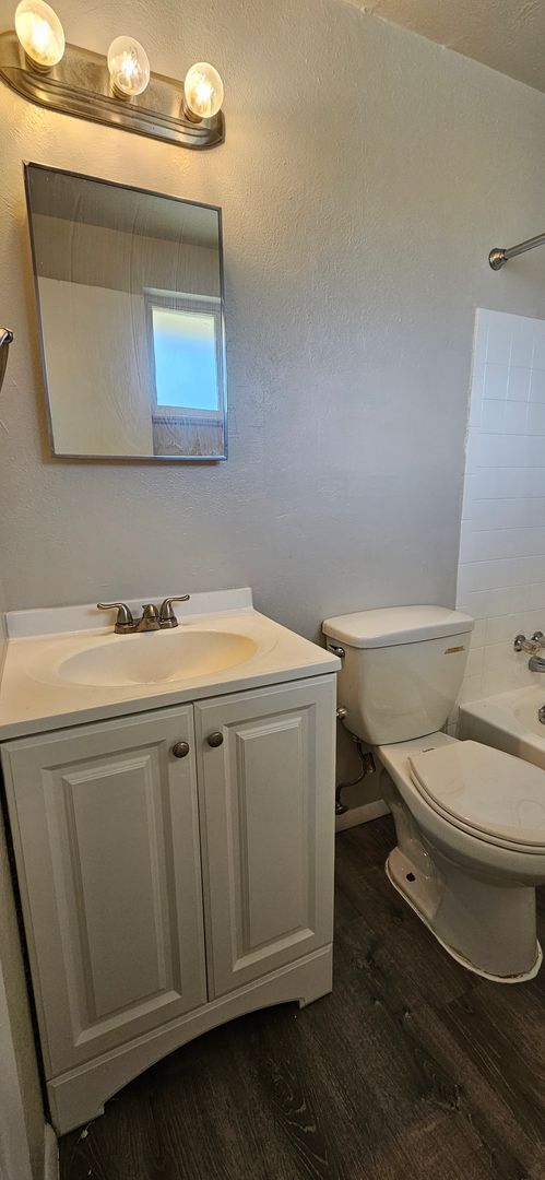 Building Photo - AVAILABLE NOW! Arvada 3 Bed 2 Bath Duplex New Paint New Flooring!