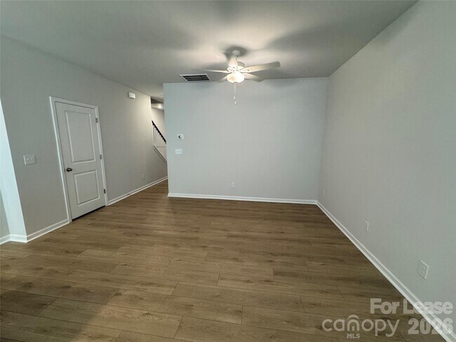 Building Photo - 3021 Kingsfield Rd