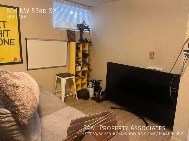 Building Photo - 806 NW 53rd St