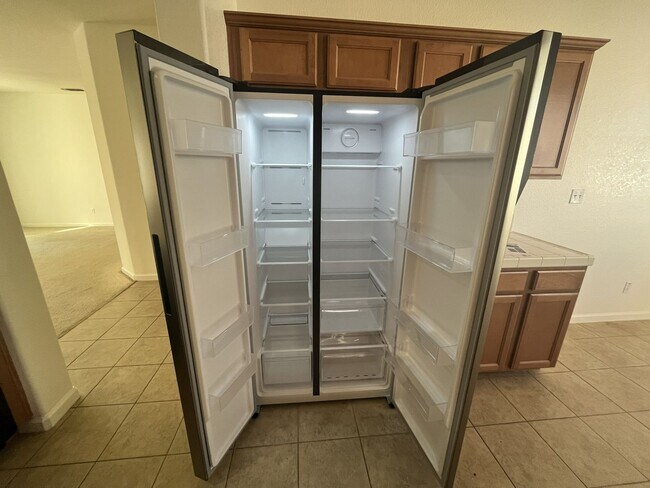 Building Photo - Residential 3 bed 2 bath in Elk grove