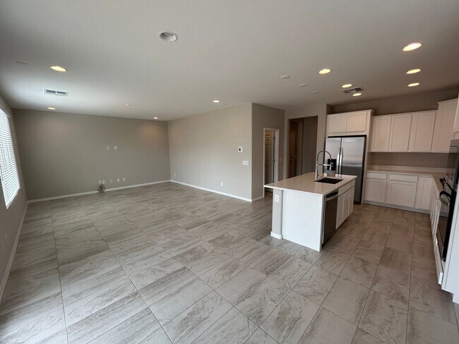 Building Photo - 17615 W San Juan Ave