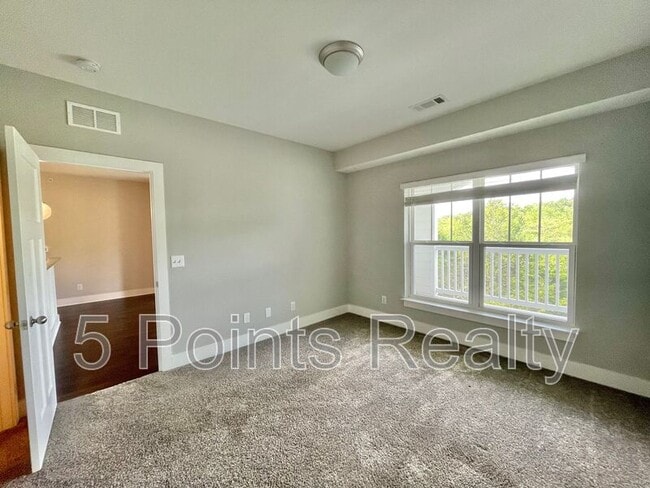 Building Photo - 934 Governor's Ct.