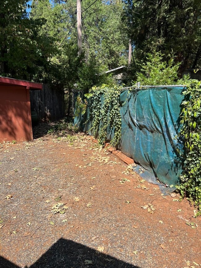 Building Photo - Magalia Home for rent, 1 car garage, 2 bed...