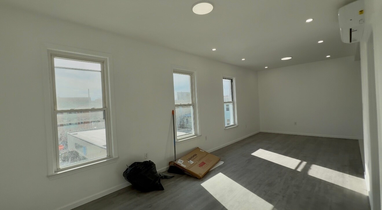 Building Photo - 17 Kearny Ave