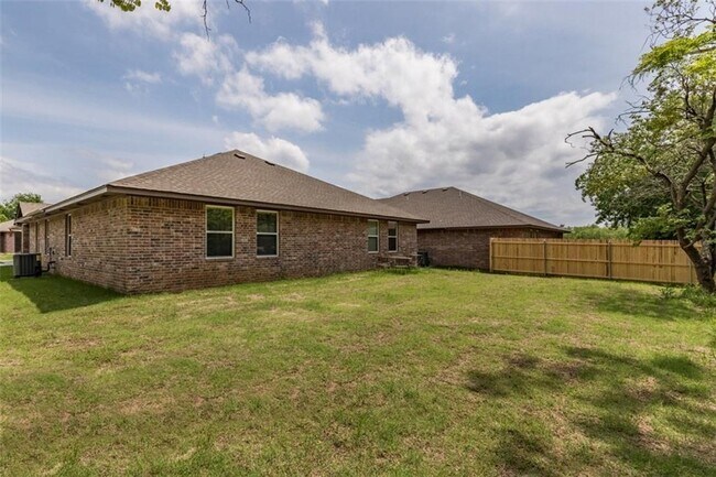 Building Photo - 433 Chalk Hill Ct
