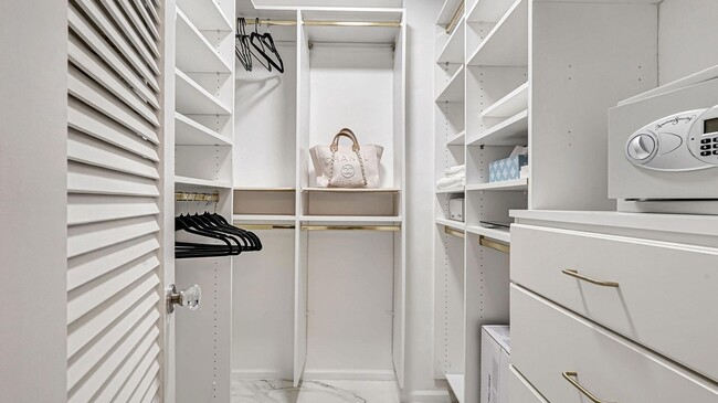 Building Photo - 3000 S Ocean Dr