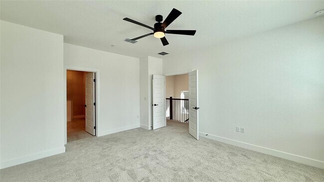 Building Photo - 1016 Brickell Lp