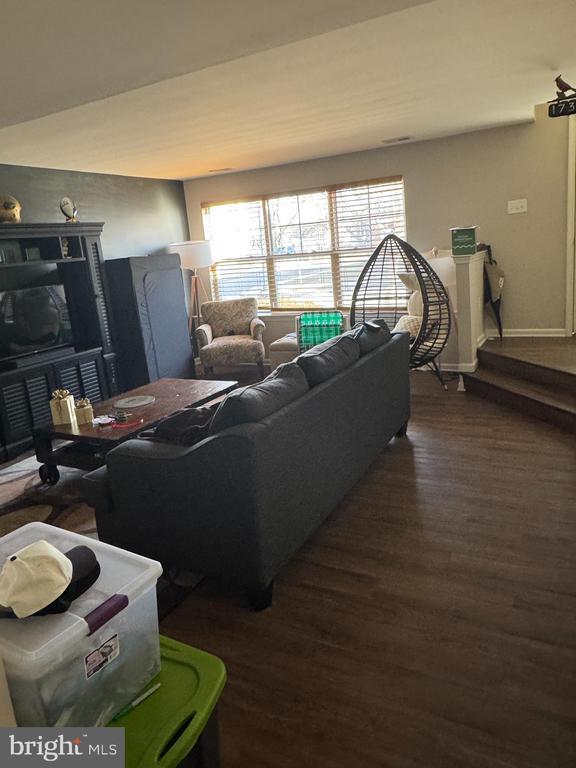 Building Photo - 43 S Poplar St