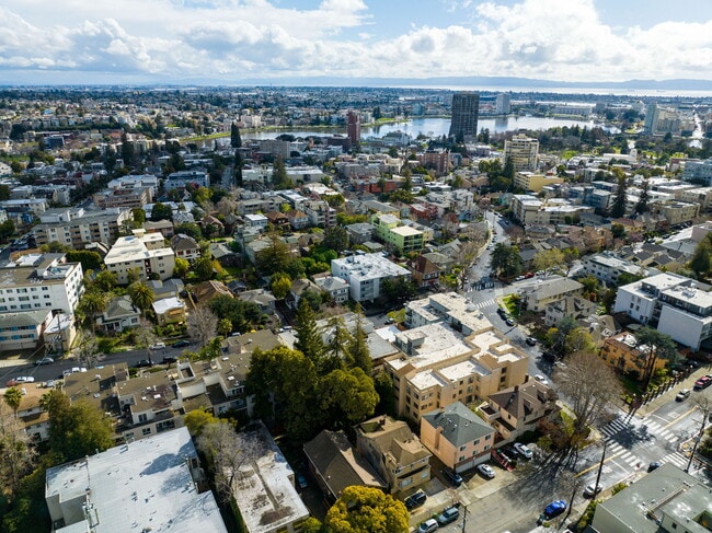 Building Photo - 375 Jayne Ave