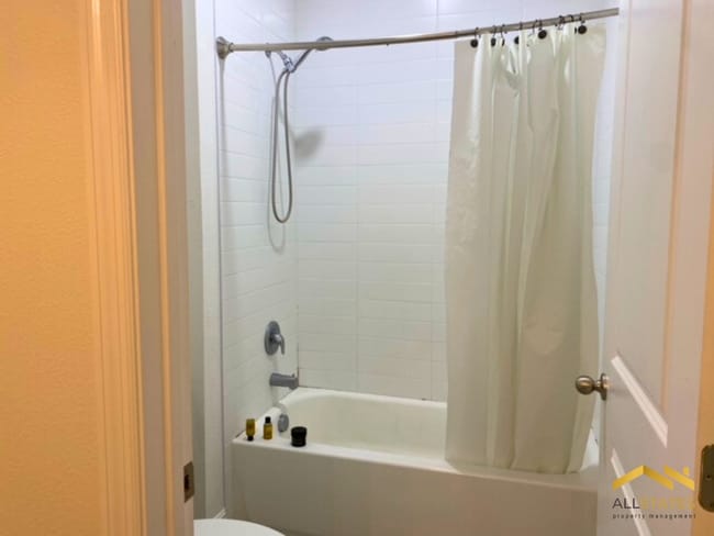 Building Photo - 2941 Siesta View Dr