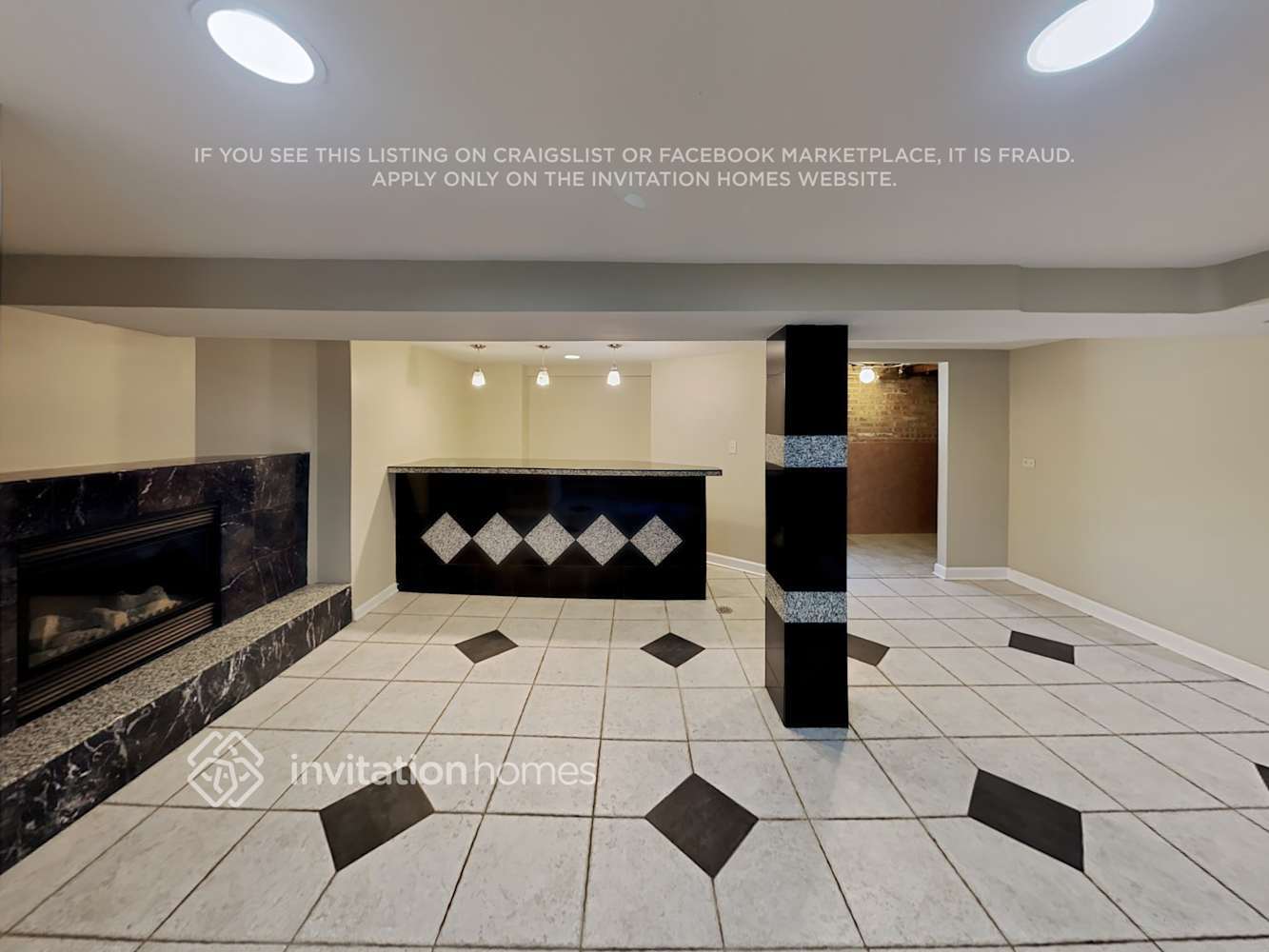 Building Photo - 2332 Leyden Ave