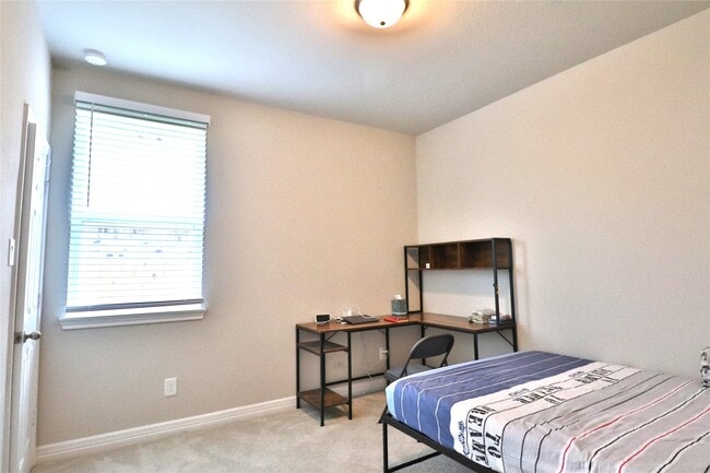 Building Photo - 145 Sunray Creek Dr