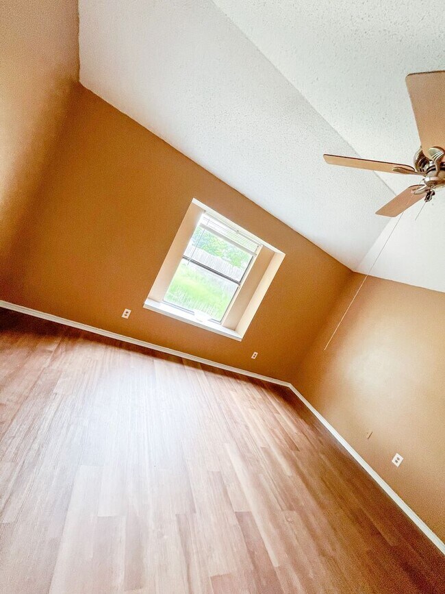 Building Photo - 3406 Bamboo Ln