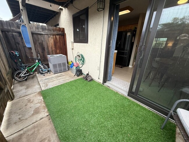 Building Photo - 2BR/1.5BA Condo in ALPINE available w/ 2 assigned parking spots!