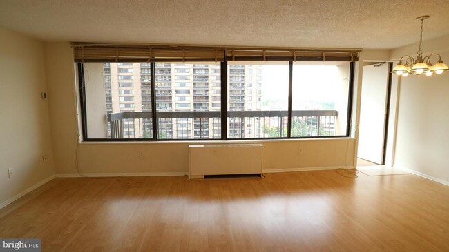 Building Photo - 3705 S George Mason Dr