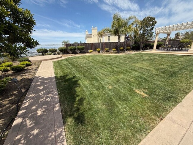 Building Photo - 48401 Costa Mesa Terrace